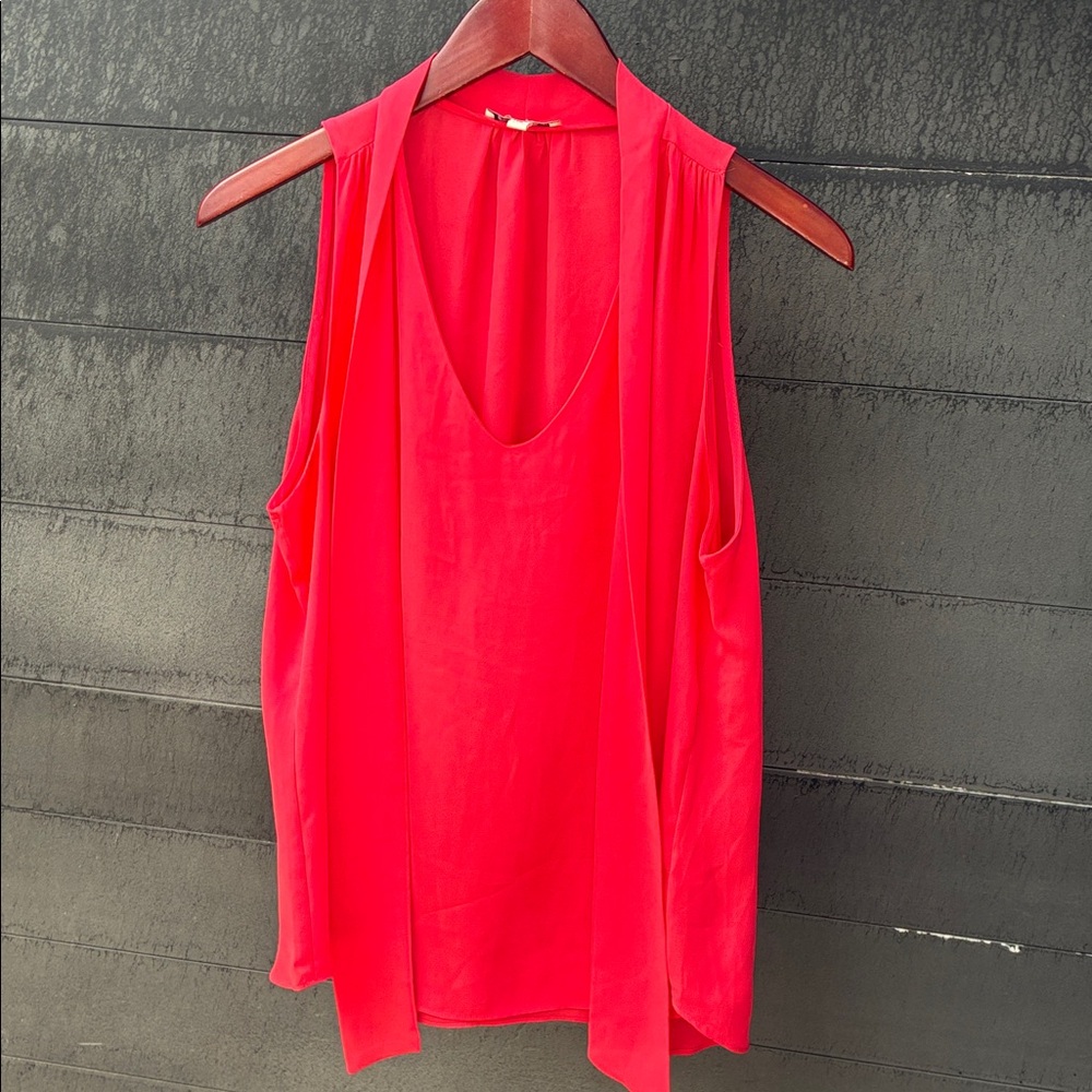 Emma & Olivia Sz M Chic Red Sleeveless Blouse Summer Casual Feminine